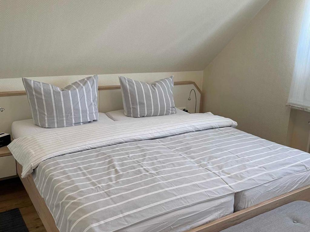 Haus Gorch Fock Apartment Нойхарлингерзийл Екстериор снимка