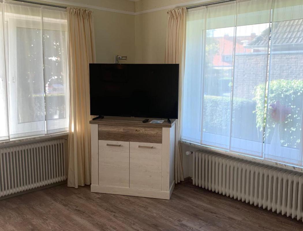 Haus Gorch Fock Apartment Нойхарлингерзийл Екстериор снимка
